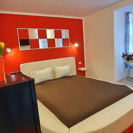 Aparthotel The Bank 2*