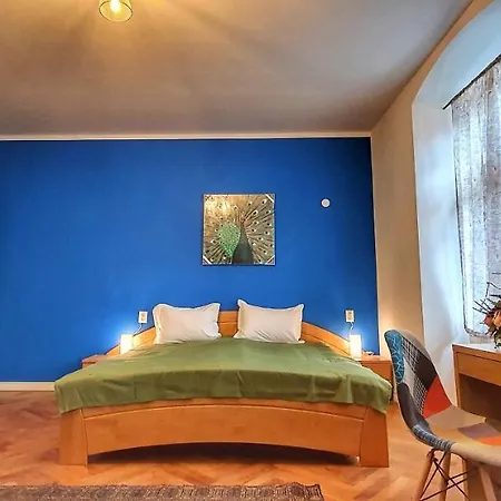 Aparthotel The Bank 2*